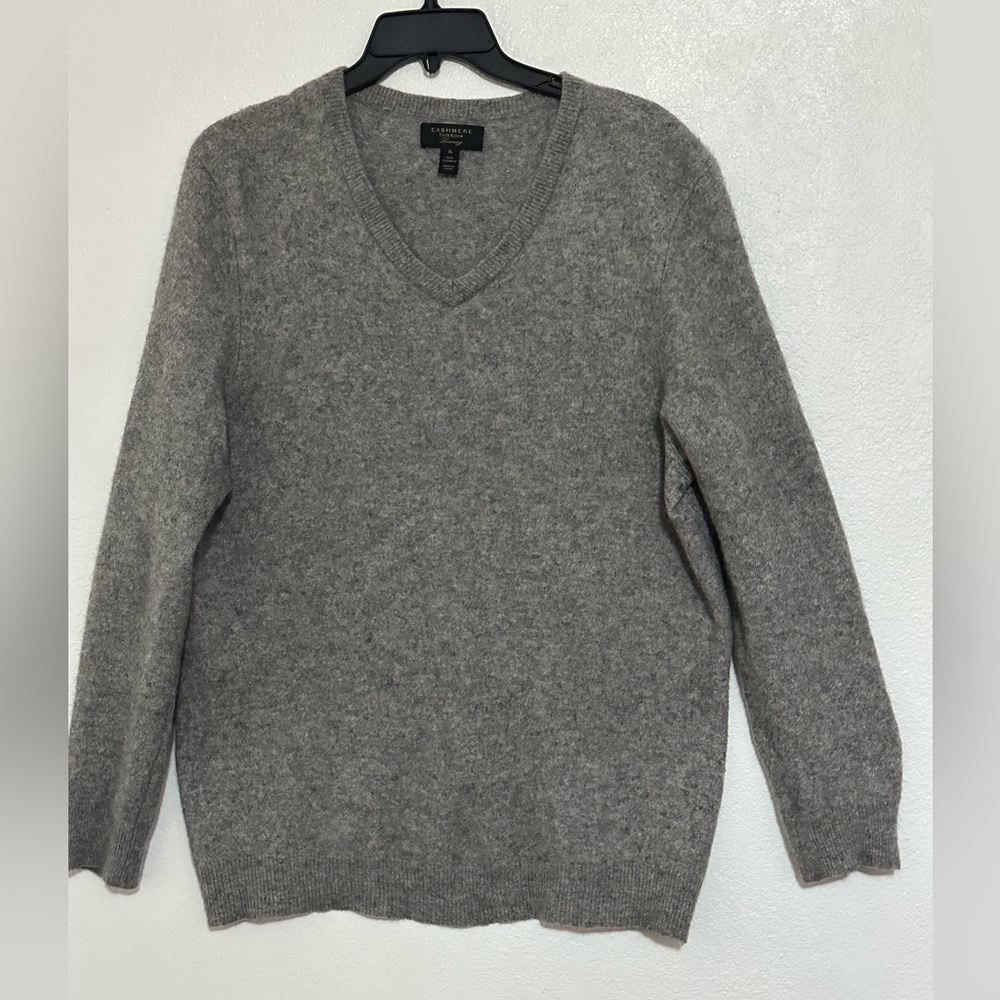 Cashmere Club Room Luxury Man’s Sweater, size XL, Gray Color, 100% Cashmere - Picture 1 of 10